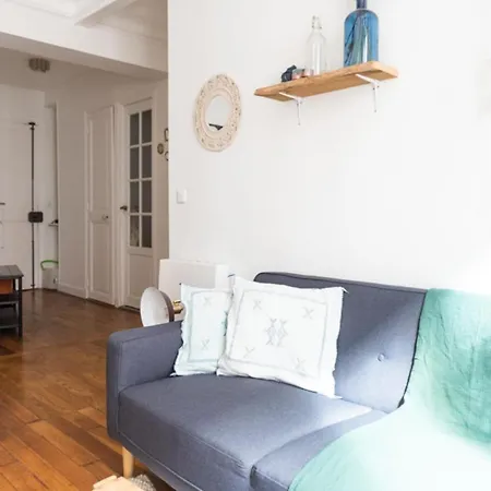 Apartment Design Apt With Balcony In Menilmontant *
