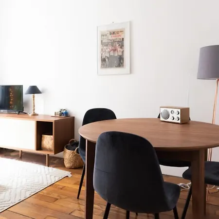 Design Apt With Balcony In Menilmontant