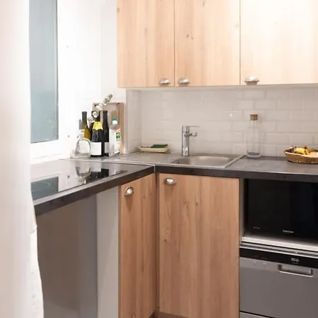 Apartment Design Apt With Balcony In Menilmontant *